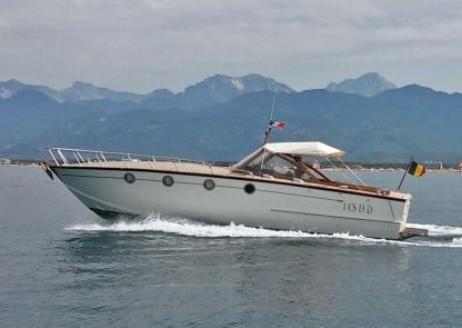 Charter Motorboat Cantieri Del Garda Roar 35 La Spezia
