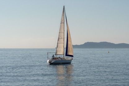 Charter Sailboat Kirie - Feeling Feeling 10.90 Porquerolles