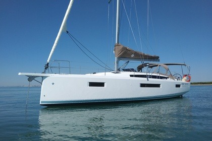 Charter Sailboat Jeanneau Sun Odyssey 410 Porto Santa Margherita