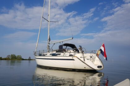 Hire Sailboat Bavaria 35 Nagele