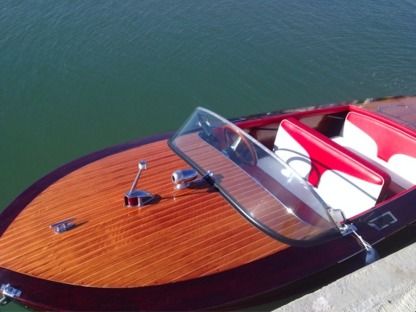 Charter Motorboat Chantier De Pise "Port Amare" Delfino Vannes