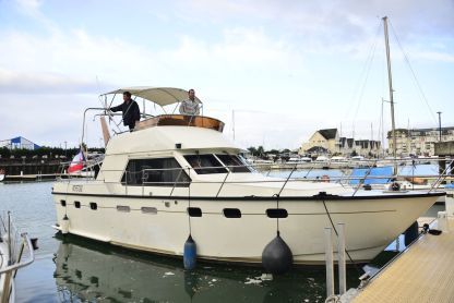 Location Bateau à moteur Aquanaut Unico 1100 Fly Rouen