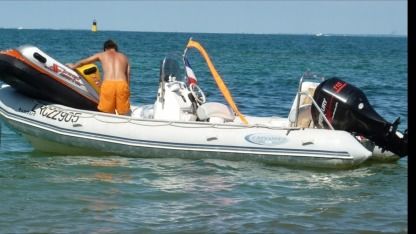 Location Semi-rigide Zodiac Explorer 620Sb Préfailles