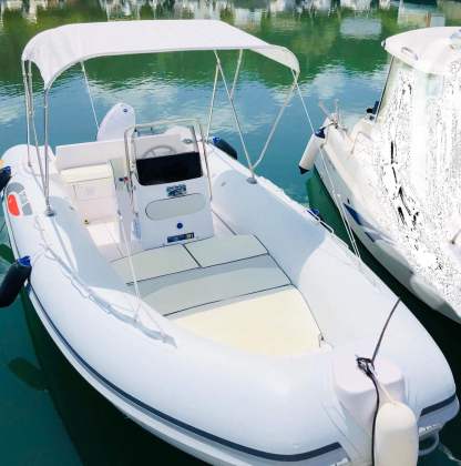 Charter RIB Selva 570 Tropea