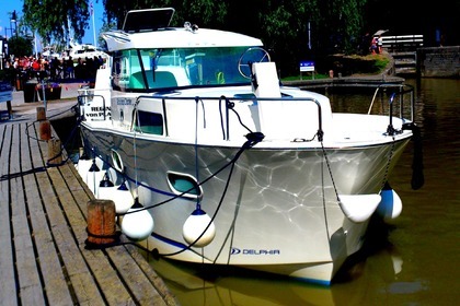 Hyra båt Motorbåt DELPHIA ESCAPE 800 Motala