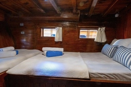 BOAT CHARTER FOR DAILY & WEEKLY HIRE