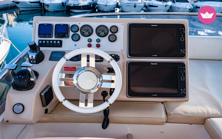 Bateau à moteur Azimut 64 2300cv 6