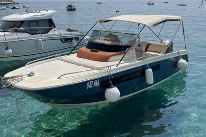 Hire Motorboat Invictus 240cx Makarska