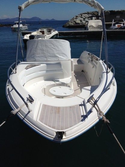 Charter Motorboat Quicksilver Open 6M Saint-Cyr-sur-Mer