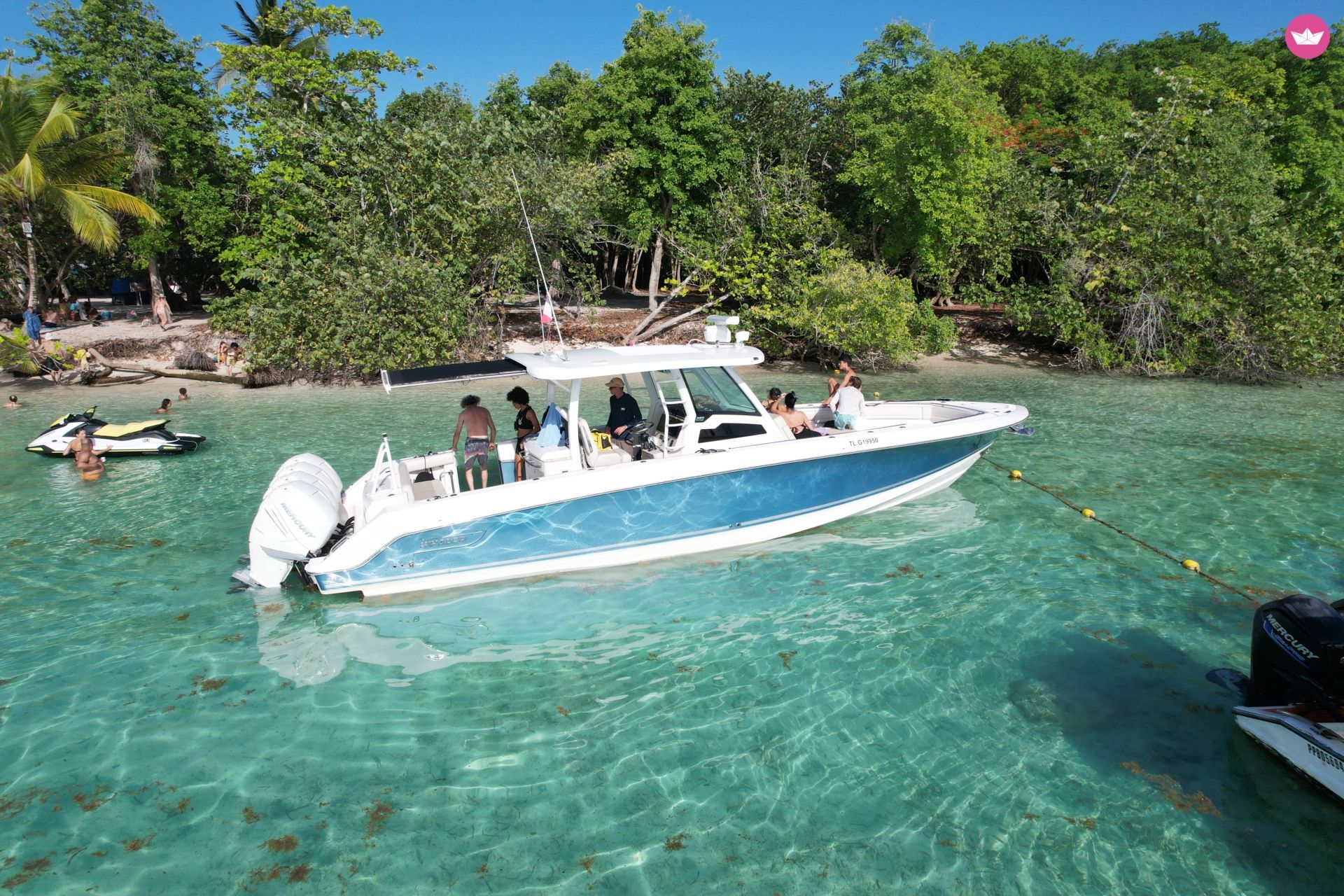 Bateau à moteur Boston Whaler 38' 1600cv 4