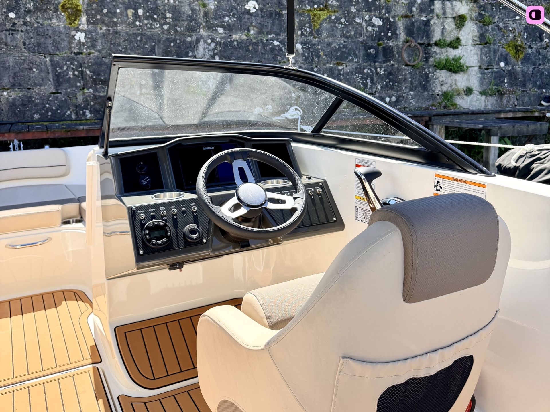Bateau à moteur Bayliner VR5 200cv 5