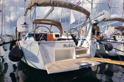 Charter Sailboat Dufour Dufour 390 Grand Large Rogoznica