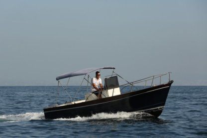 Charter Motorboat Apreamare Lancia 6 Metri Piano di Sorrento