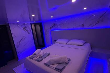 Custom Built trawler with a capacity of 8 people