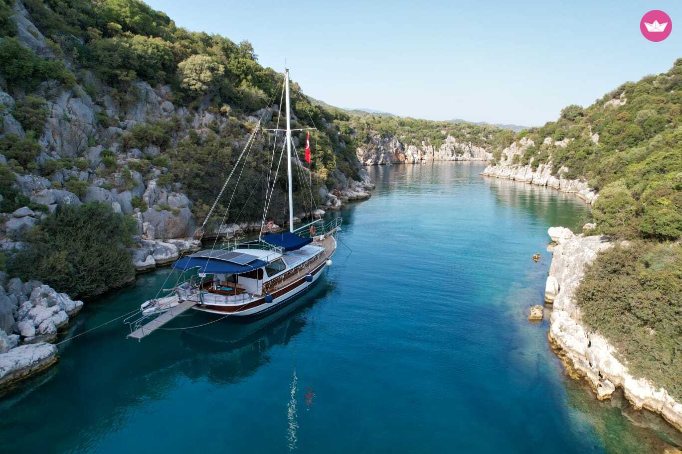 Goélette Traditional Gulet with a capacity of 8 people Ketch 19m 8