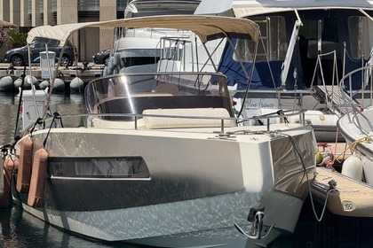 Location Bateau à moteur INVICTUS GT 280 Cap-d'Ail