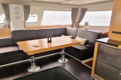 Catamarán "VITANBLUE" Helia 44.