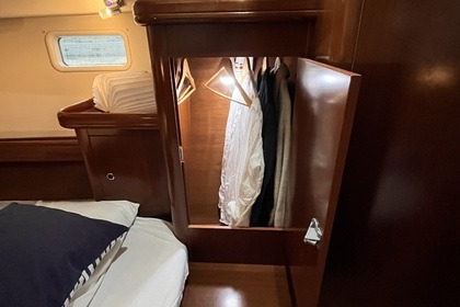 Discover the Ionian Islands by Sailing Yacht: A Unique Adventure of Relaxation and Nature