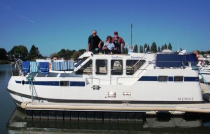 Location Péniche Les Canalous Tarpon 32 Chenillé-Changé