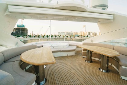 40 Meters Yacht with Jakuzi in Dubai on Your Service