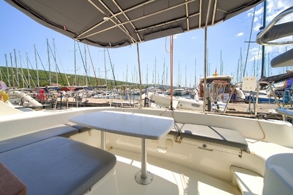 Location Catamaran Lagoon-Bénéteau Lagoon 380 - 4 + 2 cab. Punat