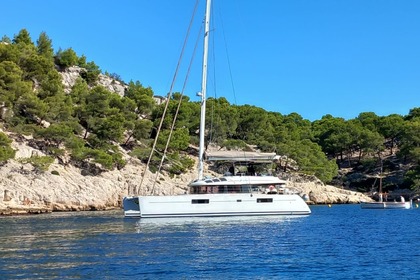 Charter Catamaran Lagoon Lagoon 560 Ajaccio