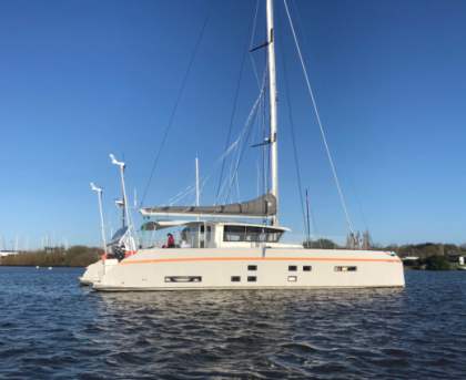 Charter Catamaran Ag World Explorer 62 Arzal