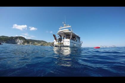 Alquiler Lancha Cantieri Navali Lampedusa Motobarca La Spezia