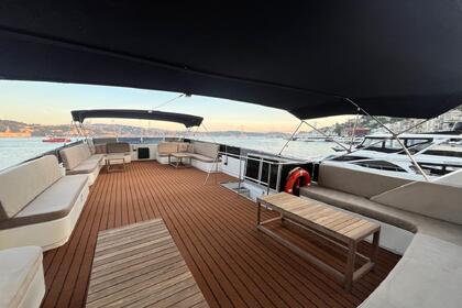 Istanbul Gold Standard: Private Luxury Yacht Rentals on the Bosphorus