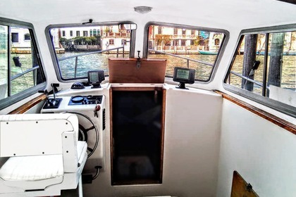 Barca a Venezia a Noleggio - Ormeggiata in Canal Grande a San Marco, 3052