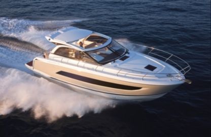 Charter Motorboat Jeanneau Leader 40 Le Lavandou