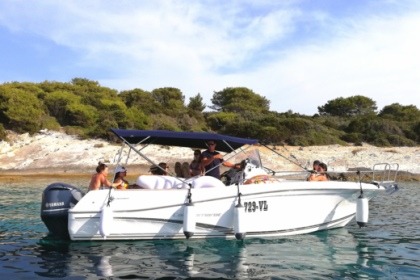 CAP CAMARAT 750, Pick-up point Vela Luka, Korčula