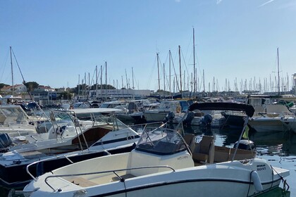 Hyra båt Motorbåt Quicksilver Activ 605 Sundeck Marseille