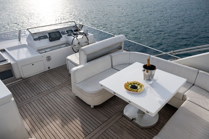Luxury Sanlorenzo 22m Yacht in Sardinia