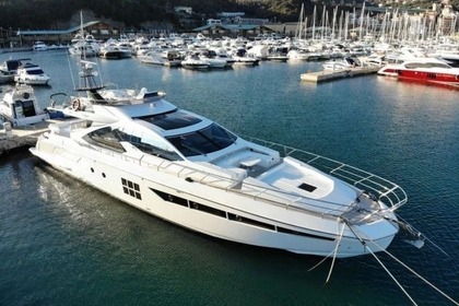 Hire Motorboat Azimut 77 S Fly Capri