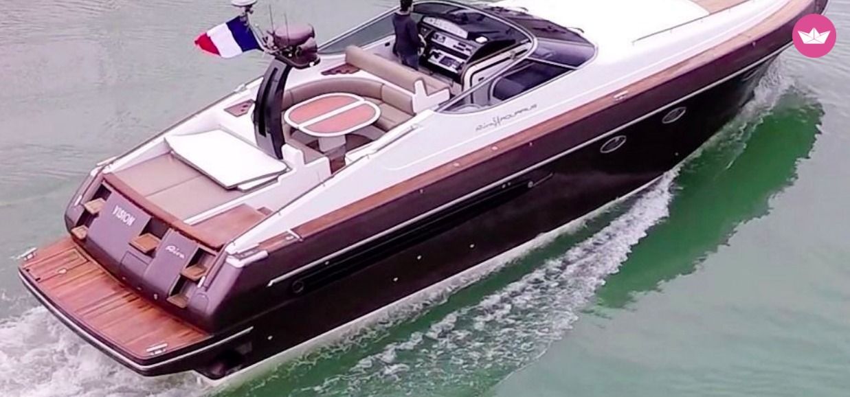 Charter motorboat in Grimaud  