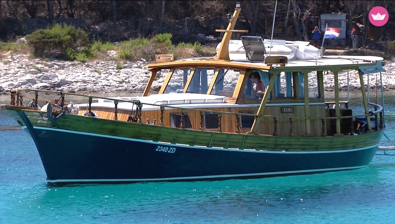 Motorboat Ca Tiho for hire