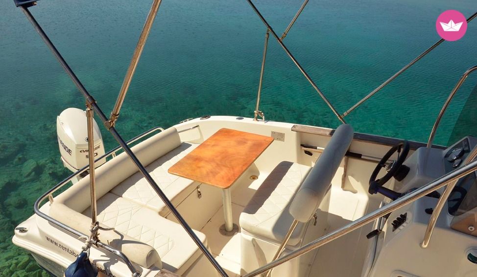 Charter motorboat in Ugljan  