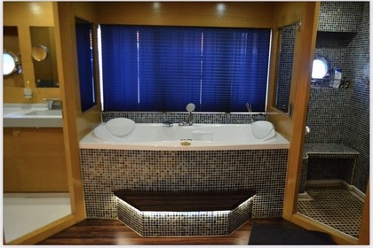 30mt Amazing superyacht with jacuzzi B1