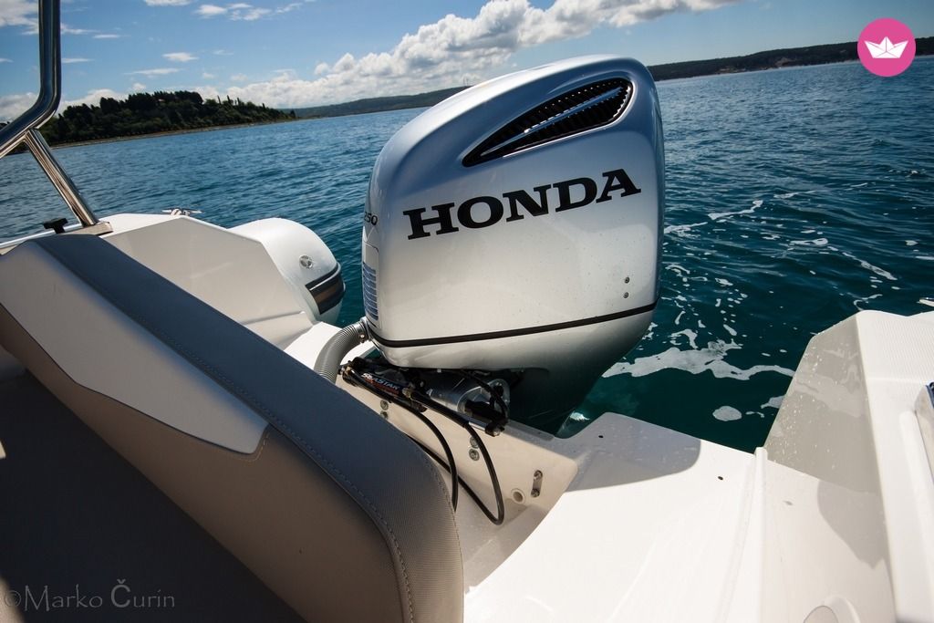 Charter RIB Capelli Tempest 700 + Honda V6 Zadar