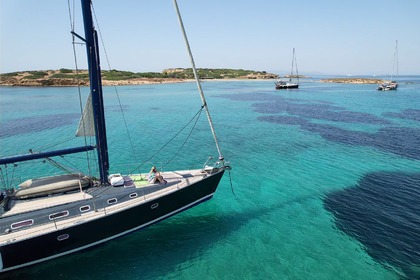 Sailing yacht for day cruises from Athens