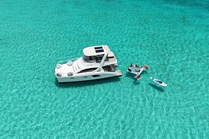 Hire Catamaran POWERCAT AQUILA Marigot