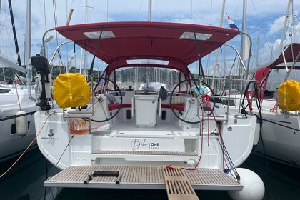 Hyra båt Segelbåt Bénéteau Oceanis 40.1 - 3 cab. Split