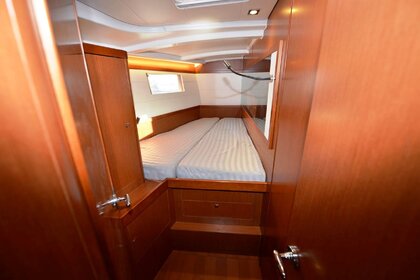 Hyra båt Segelbåt Beneteau Oceanis 48 Laurion