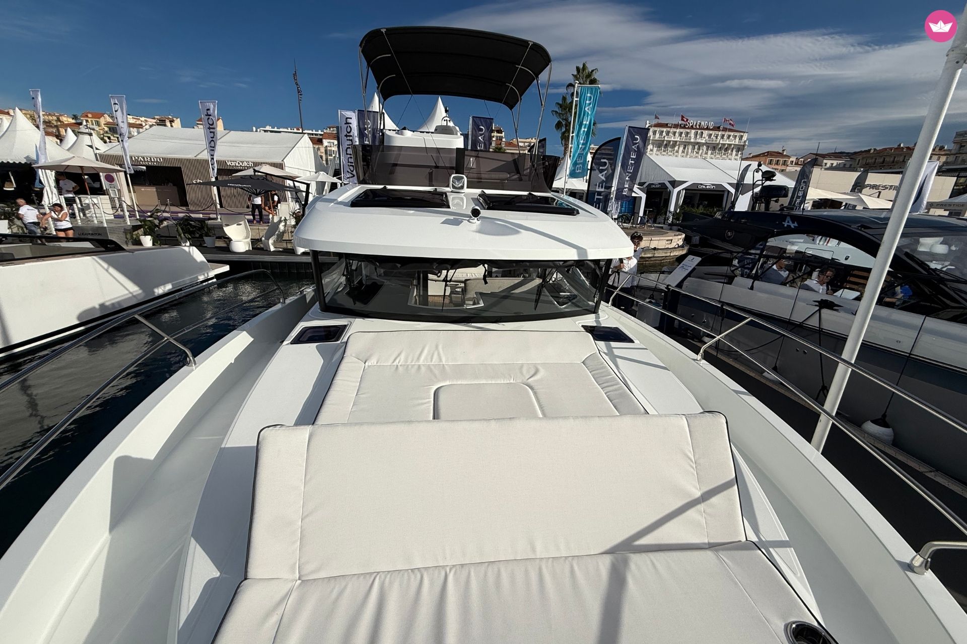 Bateau à moteur Beneteau Swift Trawler 37 fly 440cv 2
