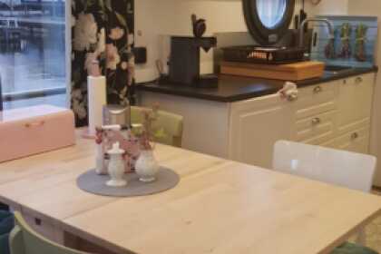 Relax aan boord van deze Kajuitmotorboot in Mürit