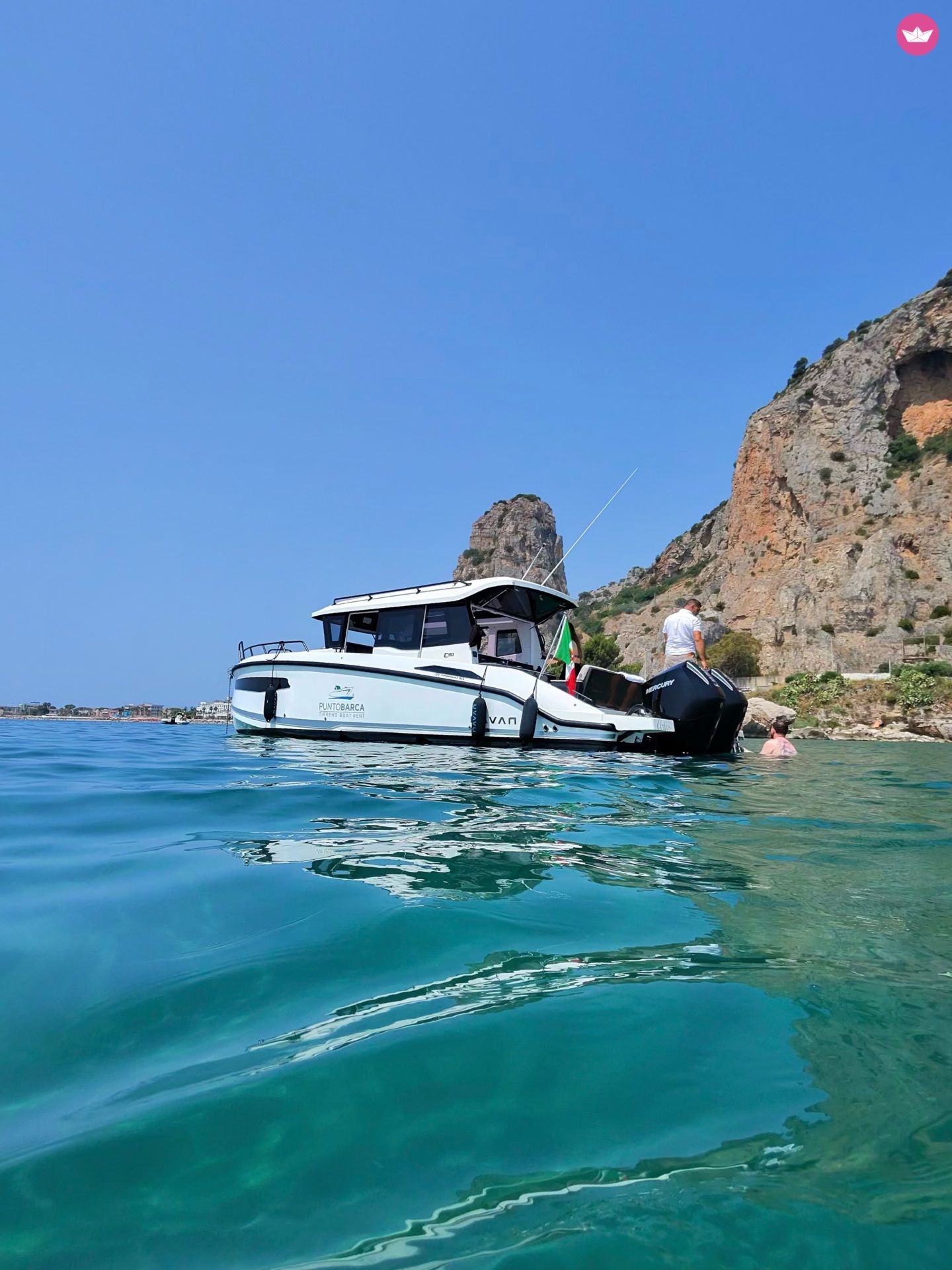 Bateau à moteur Navan C 30 450cv