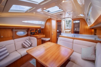 Rent this sailing boat and get to know the beaches