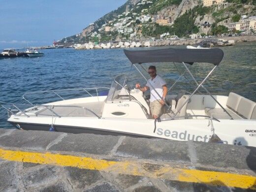 Amalfi Motorboat saver saver 750WA alt tag text