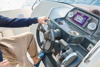 Quicksilver Activ 675 Open